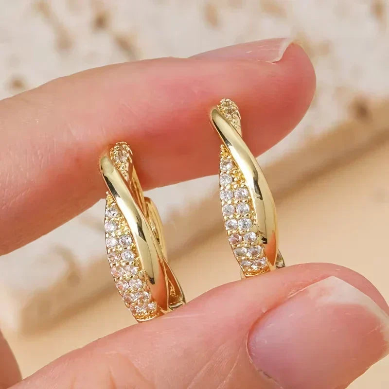 Clara™ | サークルのクリスタル付きフープピアス