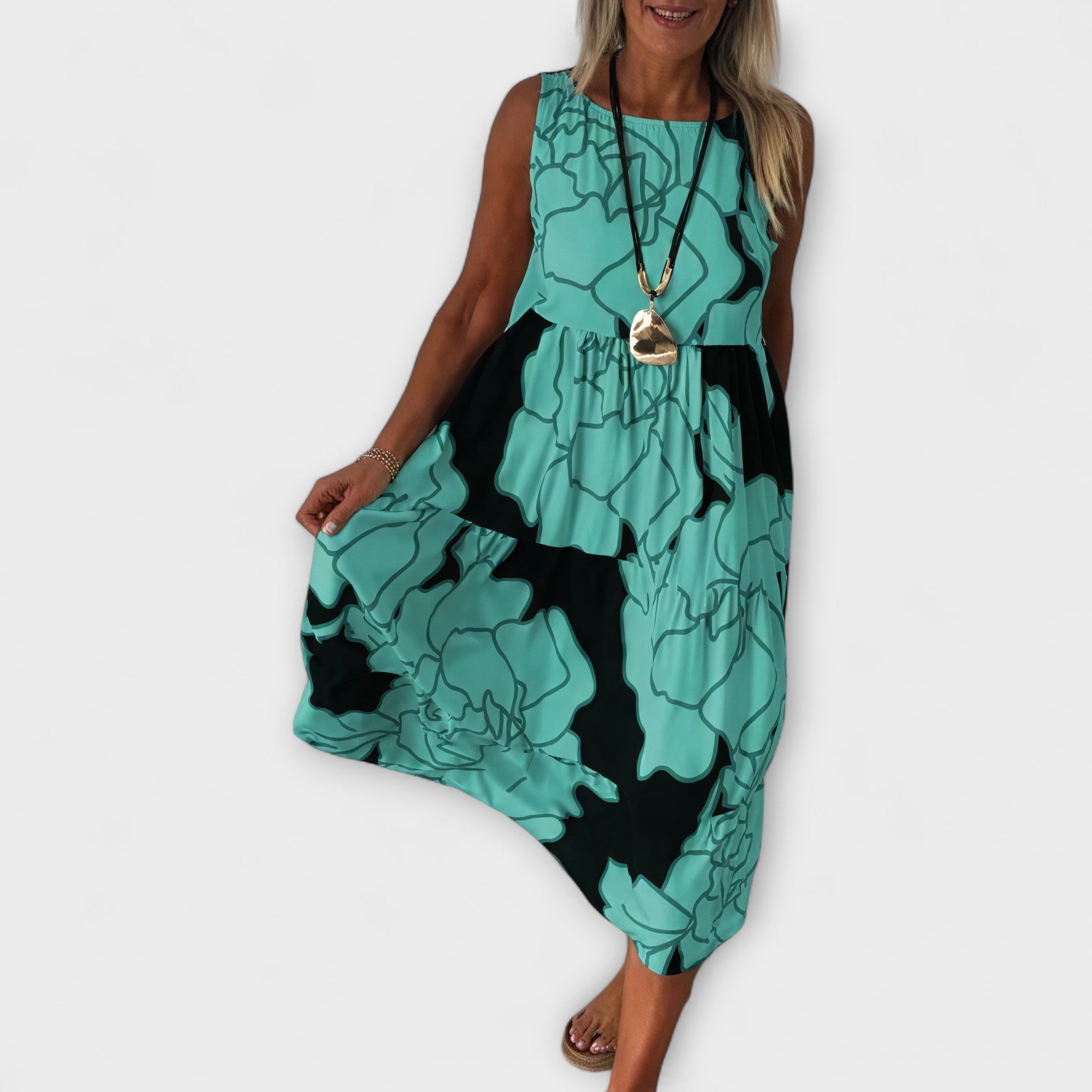 Geblümtes Midi-Kleid mit Stufenrock