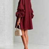 Freja | Elegantes Minikleid mit Puffärmeln, Blumenknöpfen und Blumenmanschetten