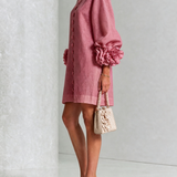 Freja | Elegantes Minikleid mit Puffärmeln, Blumenknöpfen und Blumenmanschetten