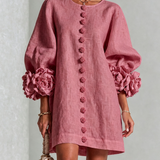 Freja | Elegantes Minikleid mit Puffärmeln, Blumenknöpfen und Blumenmanschetten