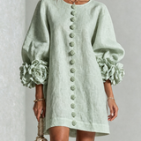 Freja | Elegantes Minikleid mit Puffärmeln, Blumenknöpfen und Blumenmanschetten