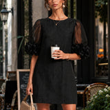 Mathilde | Schwarzes Organza-Minikleid mit Puffärmeln, Blumenknöpfen und Blumenmanschetten