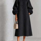 Selma | Schwarzes Midikleid mit Puffärmeln, Blumenknöpfen und Blumenmanschetten