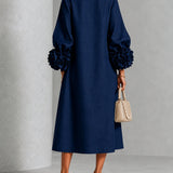 Alma | Marineblaues Midikleid mit Puffärmeln, Blumenknöpfen und Blumenmanschetten