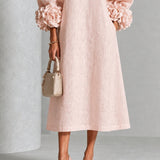 Liv | Rosa Midikleid mit Puffärmeln, Blumenknöpfen und Blumenmanschetten