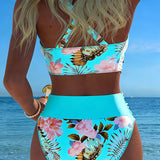 コントラストのある花柄とスリットのビキニ