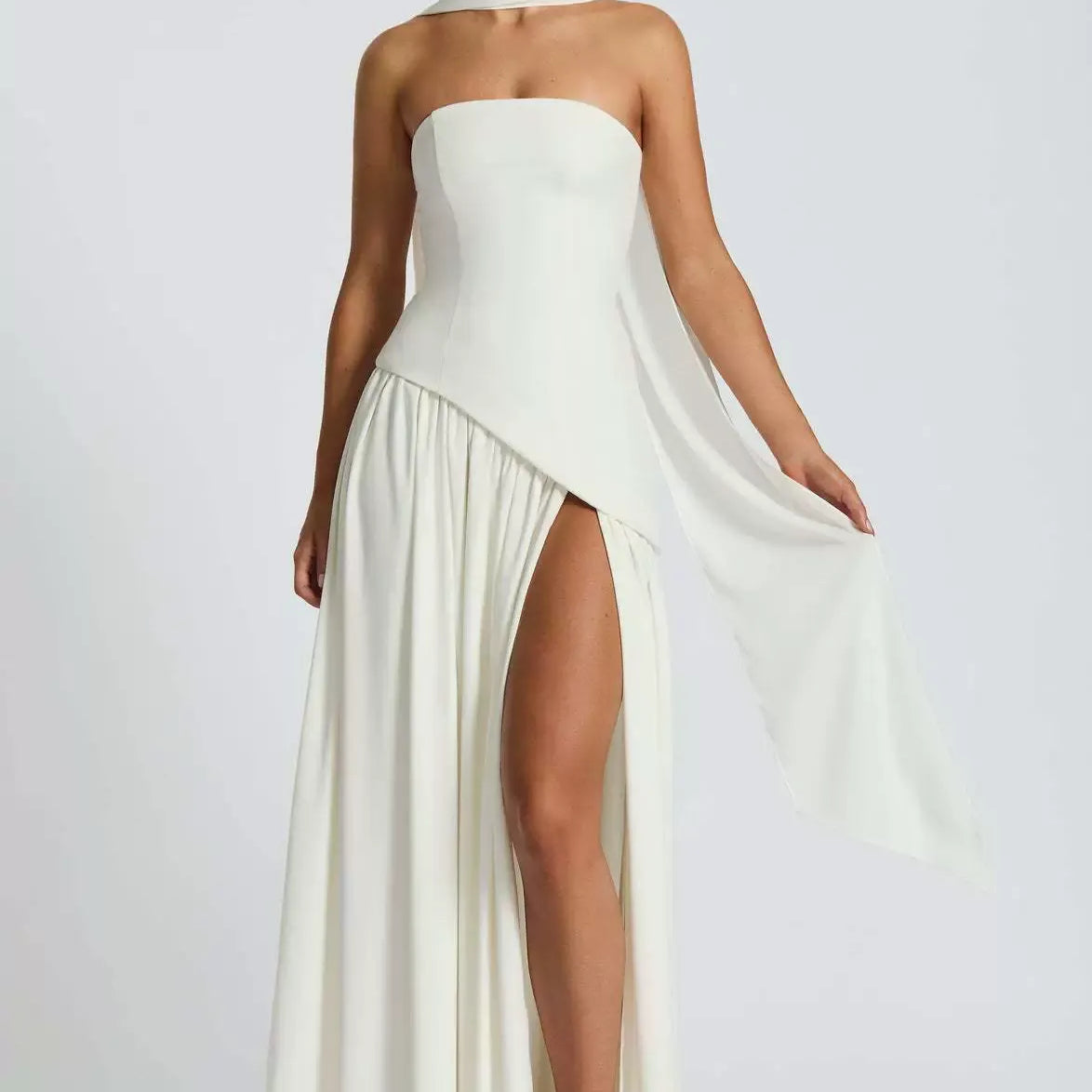LINA | Trägerloses Maxikleid mit Hohem Schlitz